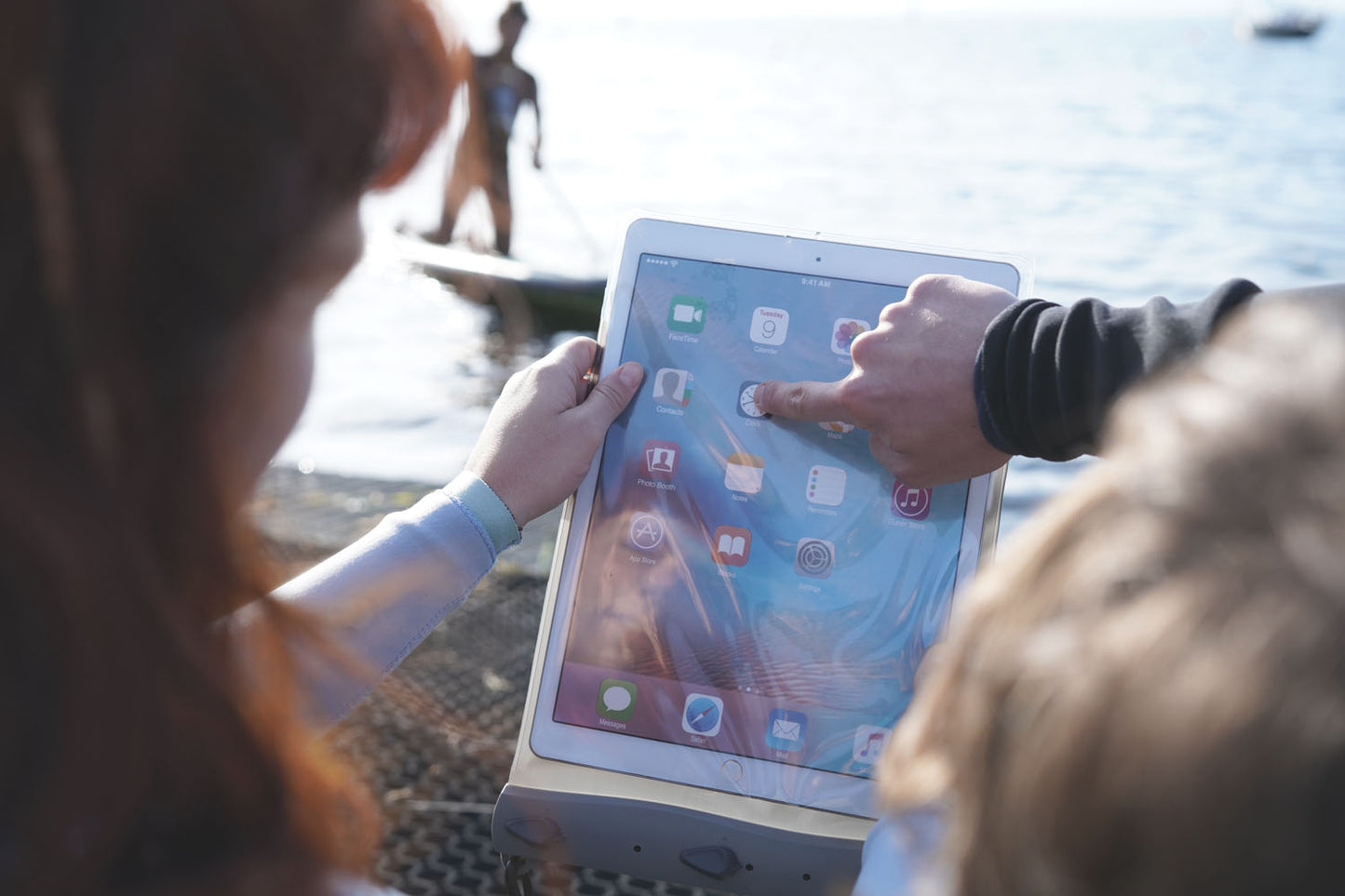 【アクアパック】Waterproof Tablet (iPad Pro) Case Portrait 328mm, 12.9" screen/Model: 671F